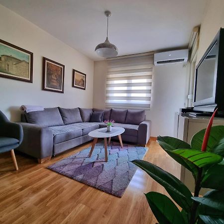 Riverside Apartment Podgorica Buitenkant foto