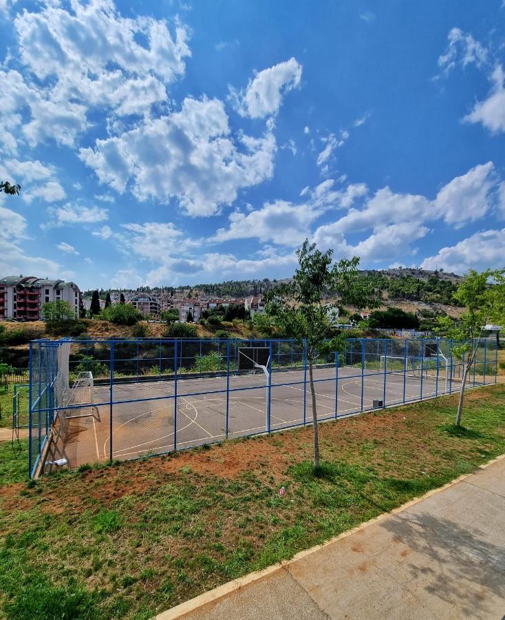 Riverside Apartment Podgorica Buitenkant foto
