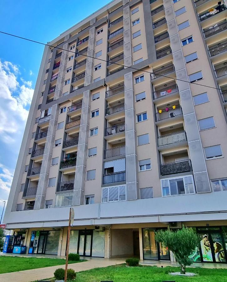 Riverside Apartment Podgorica Buitenkant foto