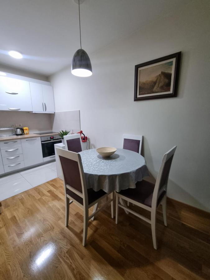 Riverside Apartment Podgorica Buitenkant foto